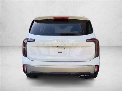 Used 2023 Kia Telluride EX w/ EX Captain's Chair Package FWD image 7
