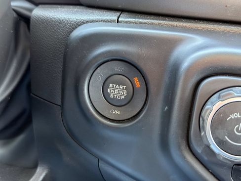 Used 2022 Jeep Wrangler Unlimited Sport AWD/4WD image 16