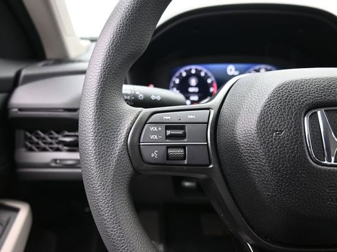 Used 2025 Honda Accord LX image 46