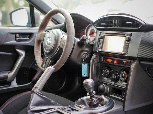 Used 2013 Scion FR-S RWD image 10