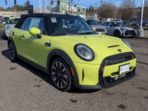 Certified 2023 MINI Cooper S w/ Signature Upholstery Package image 8