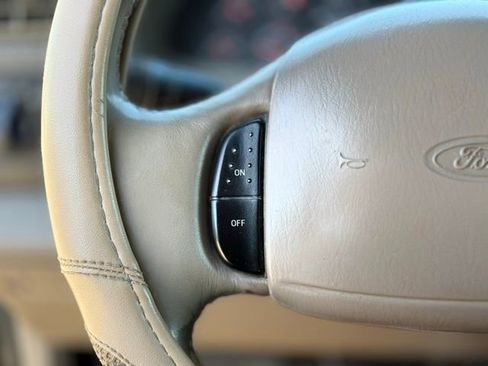 Used 2001 Ford F350 XLT image 21