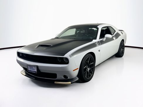 Used 2019 Dodge Challenger R/T w/ T/A Package image 1