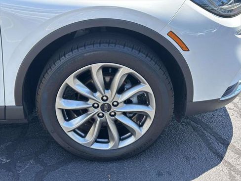 Used 2022 Lincoln Corsair AWD w/ Premium Package image 10