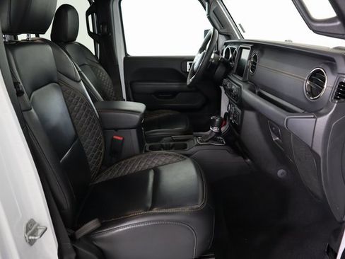 Used 2023 Jeep Gladiator Overland image 13