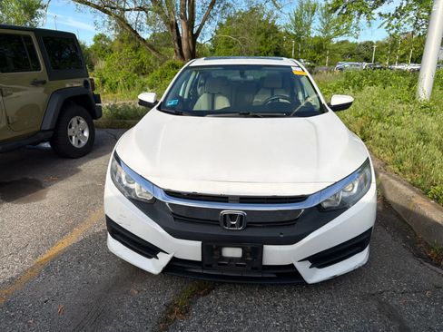 Used 2018 Honda Civic EX image 6