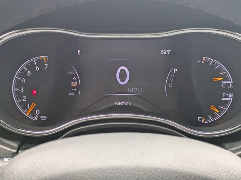 Used 2018 Jeep Grand Cherokee Altitude image 33