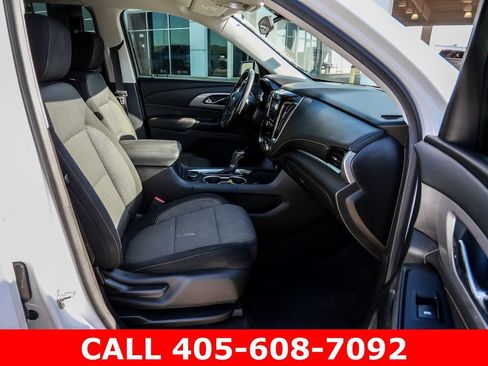 Used 2020 Chevrolet Traverse LT FWD image 13