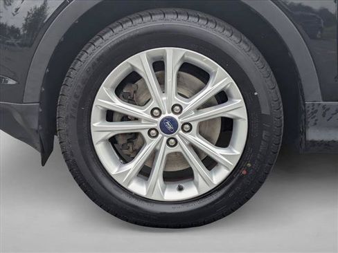 Used 2018 Ford Escape SE w/ SE Sync 3 Package AWD/4WD image 24