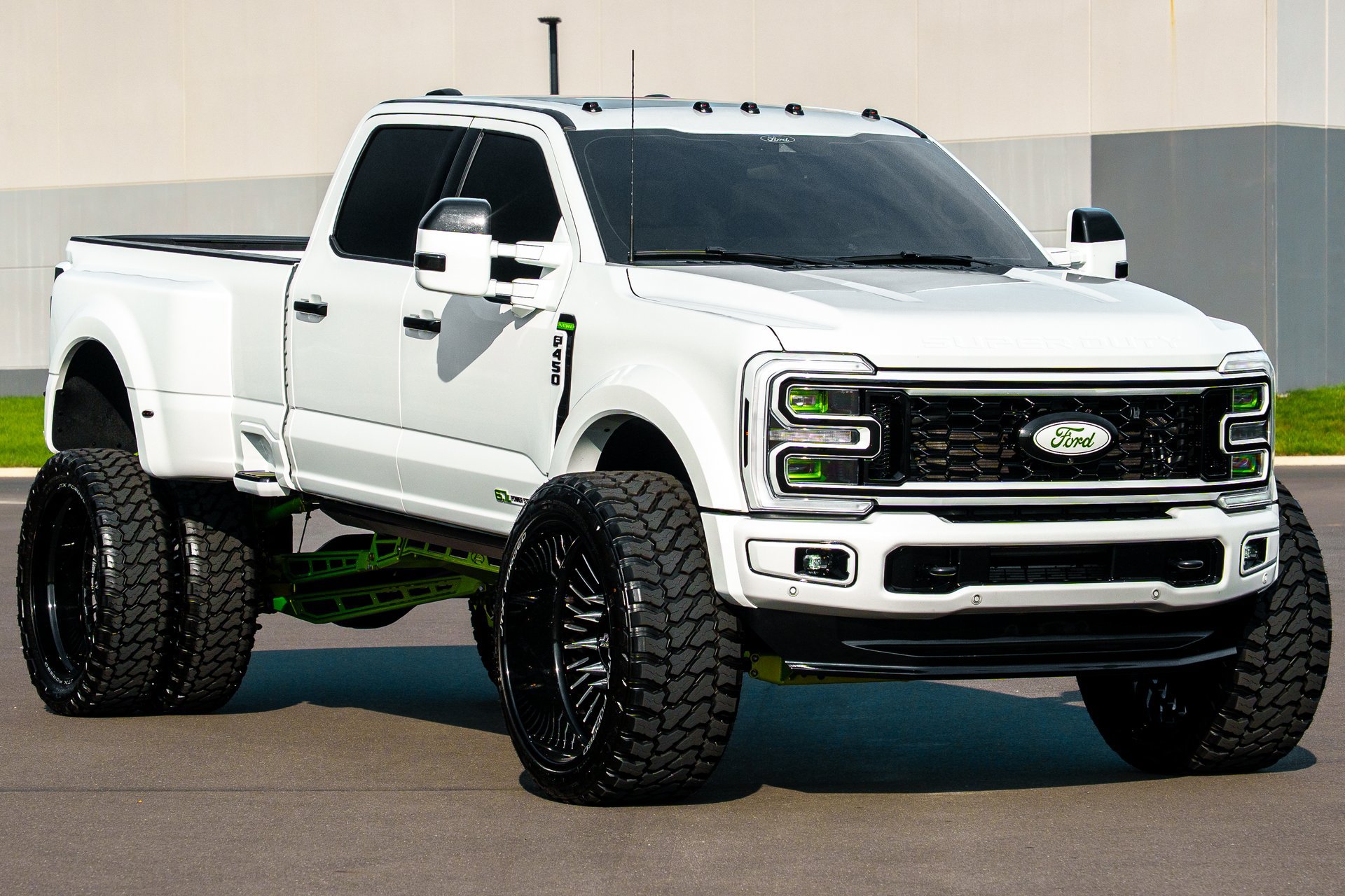Used 2026 Ford F450 Platinum w/ Platinum Plus Package AWD/4WD image 4