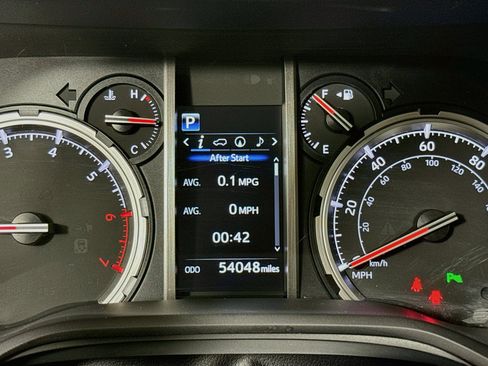 Used 2022 Toyota 4Runner Limited AWD/4WD image 13
