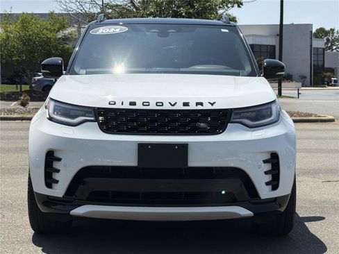 Used 2024 Land Rover Discovery Dynamic SE AWD/4WD image 30