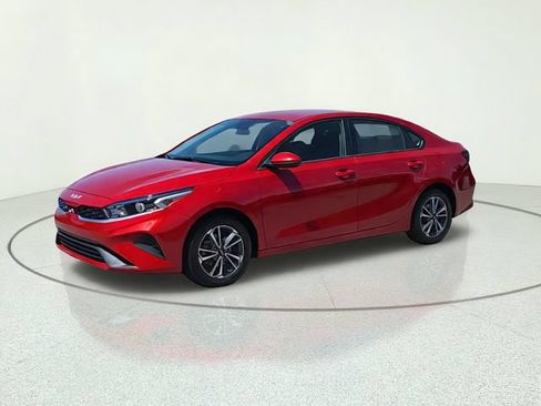 Certified 2024 Kia Forte LXS FWD image 2