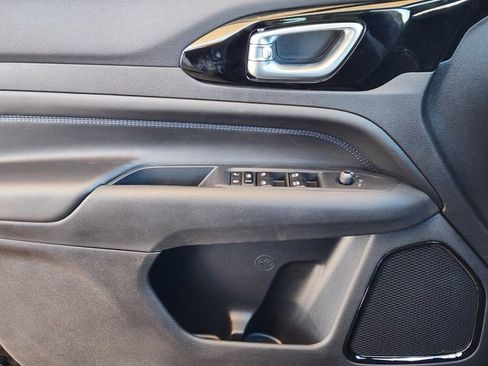 New 2026 Jeep Compass Latitude image 16