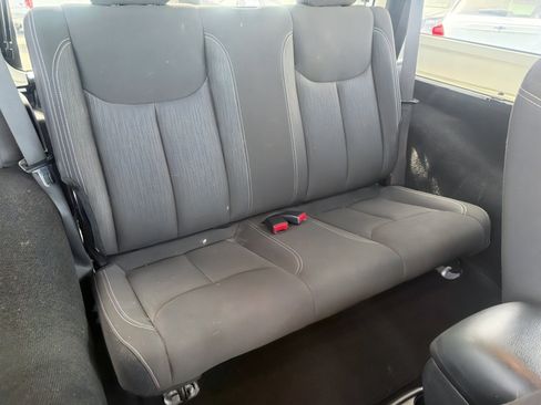 Used 2017 Jeep Wrangler Sahara w/ Connectivity Group image 13