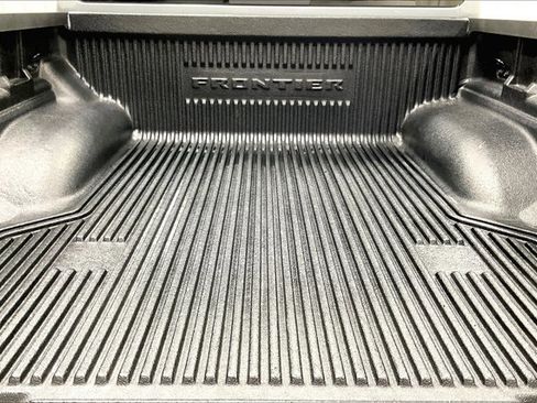 Used 2024 Nissan Frontier PRO-4X w/ Off-Road Protection Package image 35