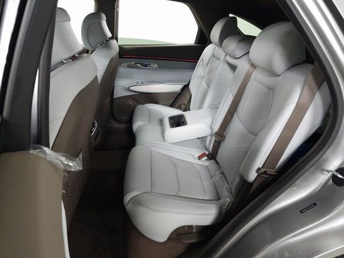 Used 2026 Genesis GV70 2.5T Advanced image 29