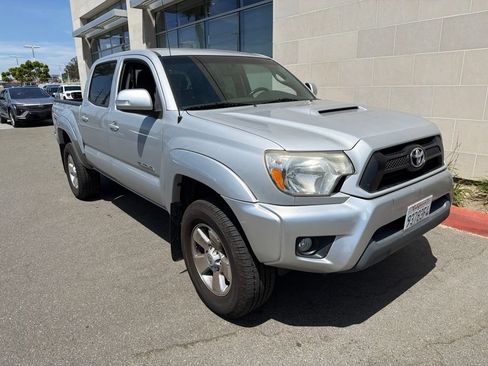 Used 2012 Toyota Tacoma PreRunner w/ TRD Sport Pkg RWD image 9