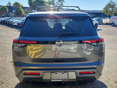 New 2026 Nissan Pathfinder SL image 6