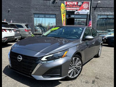 Used 2023 Nissan Altima 2.5 SL image 1