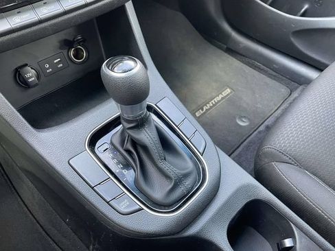 Used 2020 Hyundai Elantra GT FWD image 33