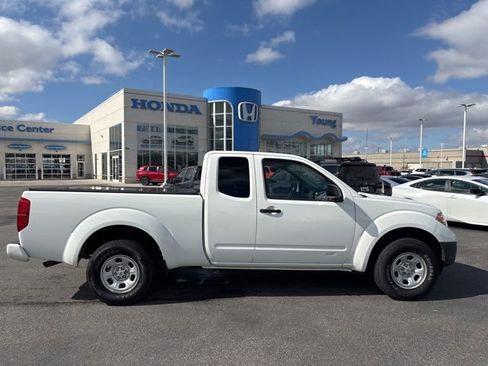 Used 2019 Nissan Frontier S image 2