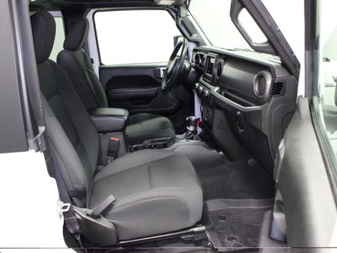 Used 2022 Jeep Wrangler Sport AWD/4WD image 18