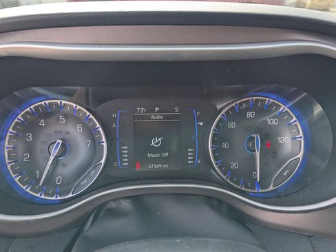 Used 2023 Chrysler Voyager LX image 15