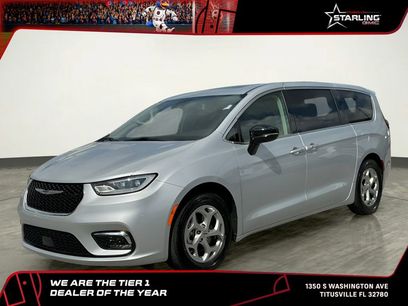 Used 2024 Chrysler Pacifica Limited