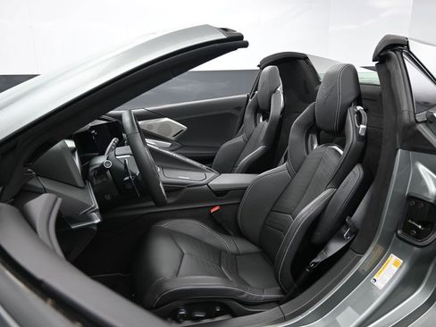 Used 2023 Chevrolet Corvette Stingray Premium Conv w/ Z51 Performance Package image 28
