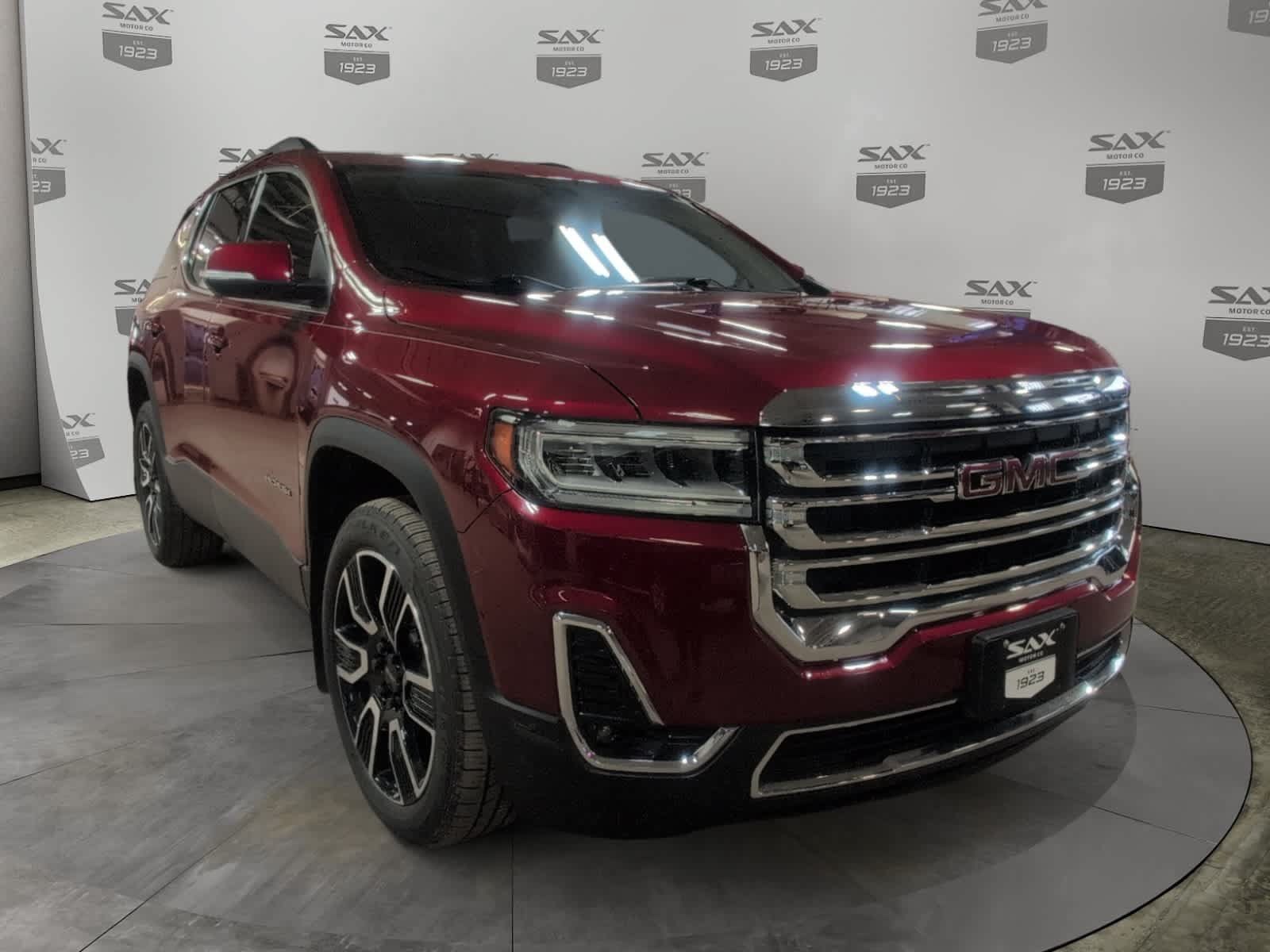 Used 2020 GMC Acadia SLT w/ LPO, Floor Liner Package AWD/4WD image 1