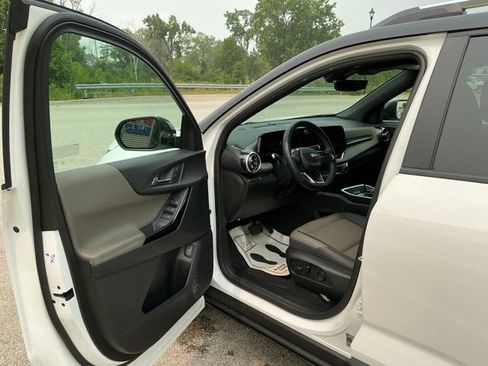 Used 2025 Chevrolet Equinox LT w/ Convenience Package II AWD/4WD image 15