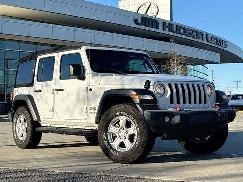 Used 2019 Jeep Wrangler Unlimited Sport S image 2