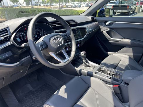 Certified 2025 Audi Q3 2.0T Premium AWD/4WD image 17