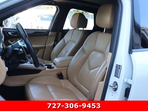 Used 2018 Porsche Macan AWD/4WD image 2