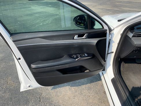 Used 2022 Kia K5 GT-Line FWD image 16