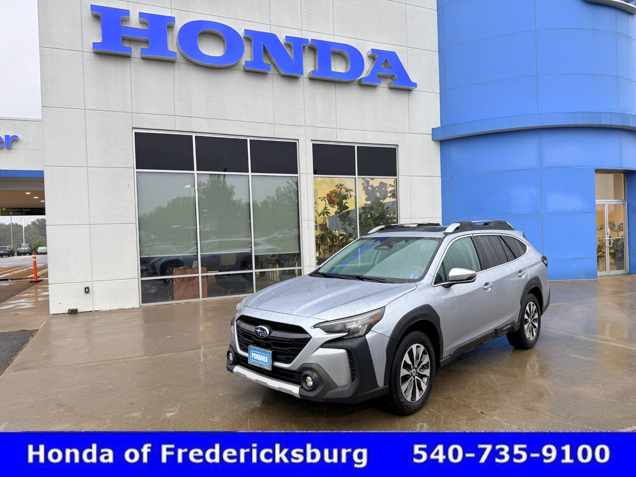 Used 2024 Subaru Outback Touring AWD/4WD image 2