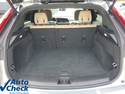 Certified 2024 Cadillac XT4 Luxury FWD image 10