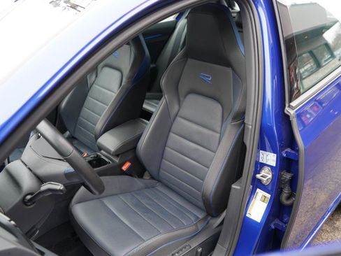 Used 2023 Volkswagen Golf R image 18