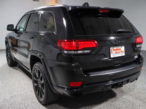 Used 2020 Jeep Grand Cherokee Altitude image 9