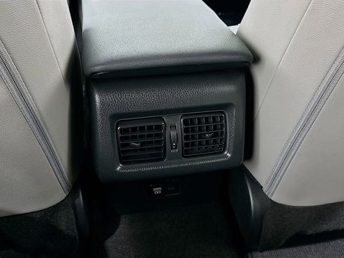 Used 2025 Toyota Camry SE w/ Convenience Package FWD image 24