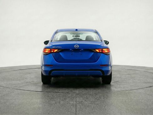 Used 2025 Nissan Sentra SV image 6