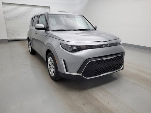 Used 2023 Kia Soul LX FWD image 13