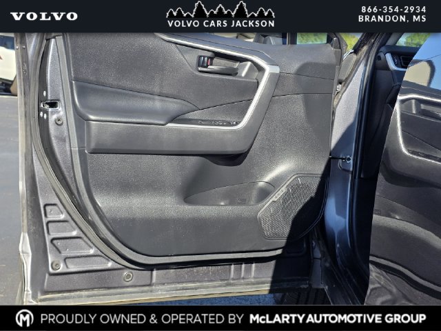 Used 2023 Toyota RAV4 LE AWD/4WD image 16