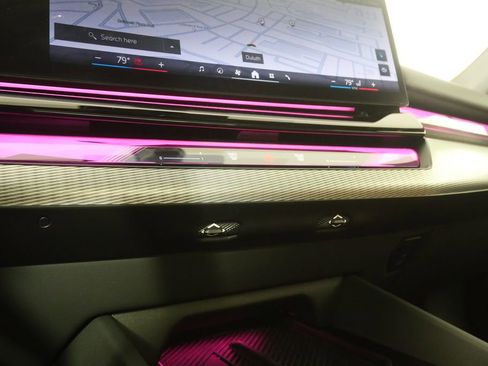 Used 2025 BMW i5 xDrive40 w/ Executive Package image 26