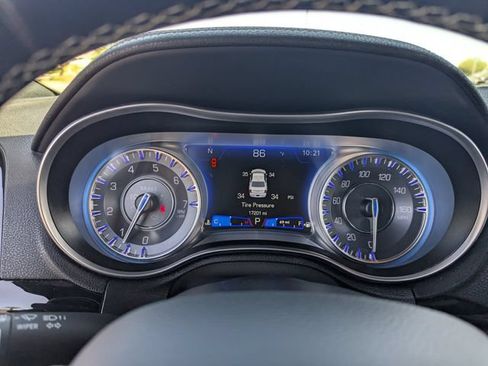 Used 2021 Chrysler 300 S w/ S Model Appearance Package RWD image 31