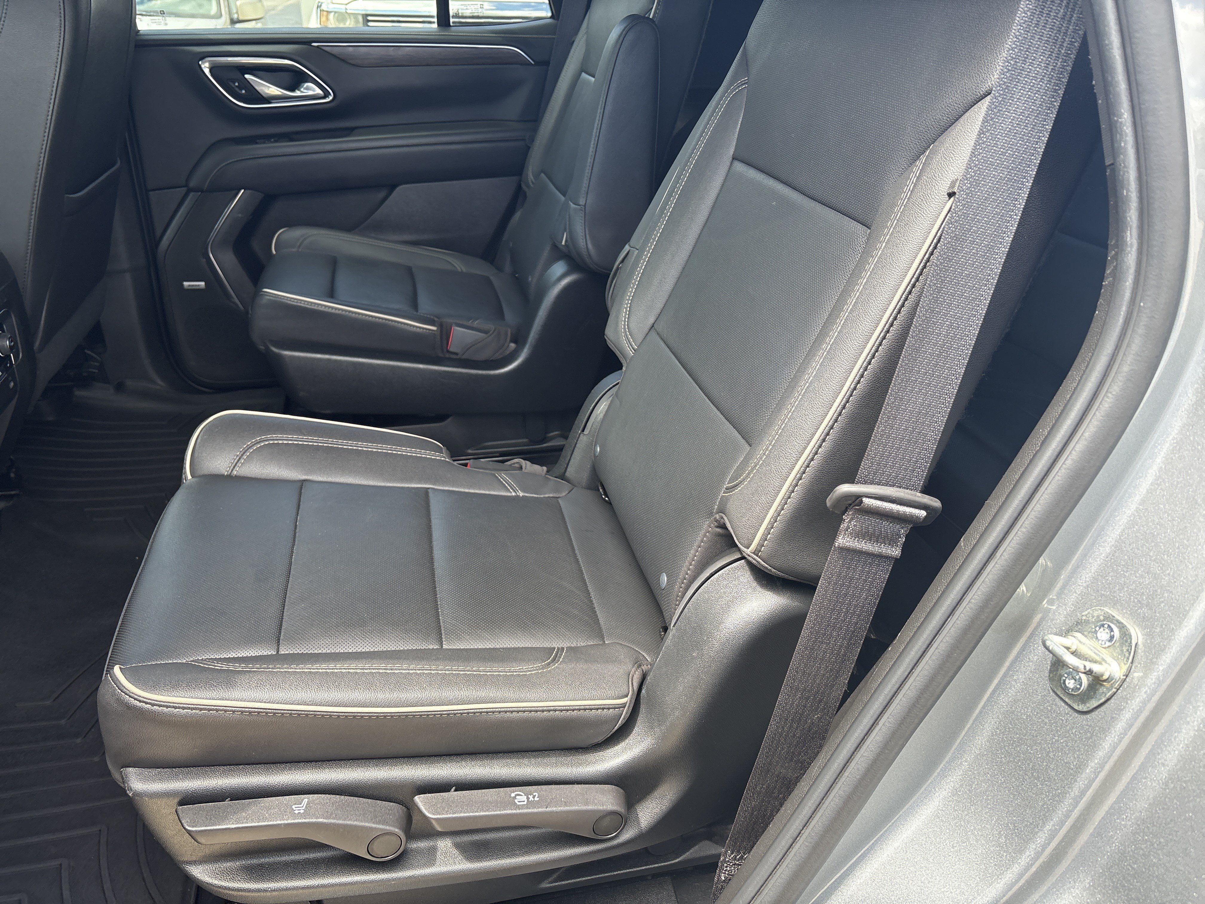 Used 2023 Chevrolet Tahoe Premier AWD/4WD image 22