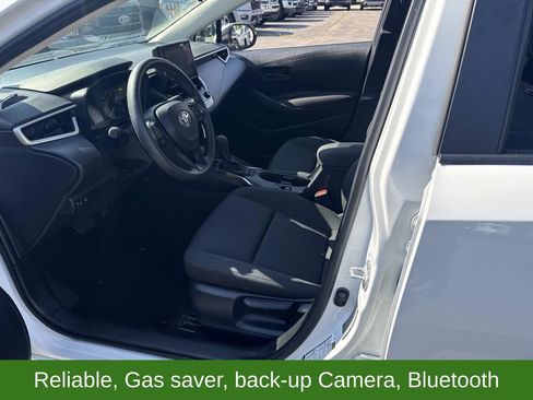 Used 2025 Toyota Corolla LE FWD image 17