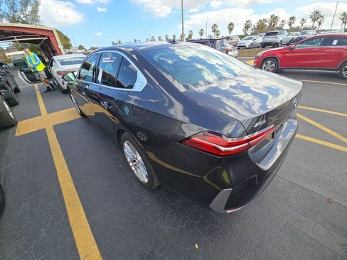 Used 2025 BMW 530i xDrive image 4