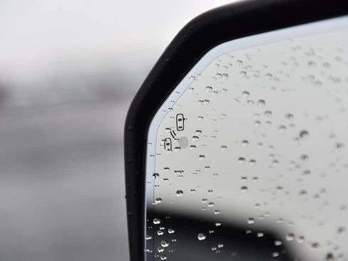 Used 2015 Ford F150 Lariat image 12